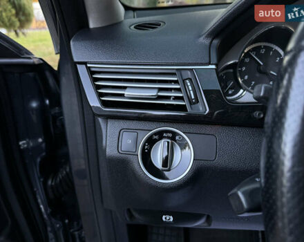 Серый Мерседес Е-Класс, объемом двигателя 2.2 л и пробегом 232 тыс. км за 16300 $, фото 72 на Automoto.ua