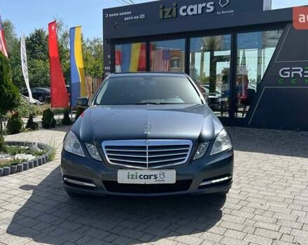 Серый Мерседес Е-Класс, объемом двигателя 2.1 л и пробегом 218 тыс. км за 12500 $, фото 1 на Automoto.ua