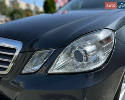 Серый Мерседес Е-Класс, объемом двигателя 2.1 л и пробегом 218 тыс. км за 12500 $, фото 9 на Automoto.ua