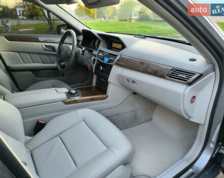 Серый Мерседес Е-Класс, объемом двигателя 2.14 л и пробегом 240 тыс. км за 13500 $, фото 14 на Automoto.ua