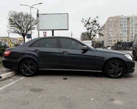 Серый Мерседес Е-Класс, объемом двигателя 2.2 л и пробегом 290 тыс. км за 10700 $, фото 5 на Automoto.ua