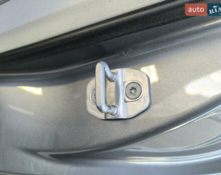 Серый Мерседес Е-Класс, объемом двигателя 2.14 л и пробегом 240 тыс. км за 13500 $, фото 25 на Automoto.ua