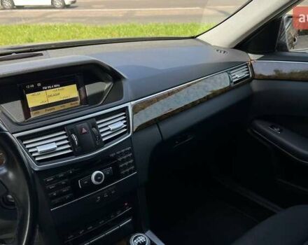 Серый Мерседес Е-Класс, объемом двигателя 2.1 л и пробегом 218 тыс. км за 12500 $, фото 24 на Automoto.ua