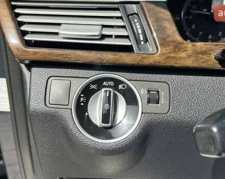 Серый Мерседес Е-Класс, объемом двигателя 2.1 л и пробегом 218 тыс. км за 12500 $, фото 17 на Automoto.ua