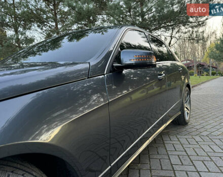 Серый Мерседес Е-Класс, объемом двигателя 2.2 л и пробегом 232 тыс. км за 16300 $, фото 12 на Automoto.ua