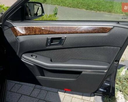 Серый Мерседес Е-Класс, объемом двигателя 2.1 л и пробегом 218 тыс. км за 12500 $, фото 40 на Automoto.ua