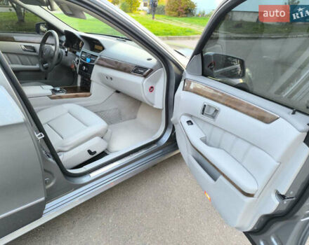 Серый Мерседес Е-Класс, объемом двигателя 2.14 л и пробегом 240 тыс. км за 13500 $, фото 13 на Automoto.ua