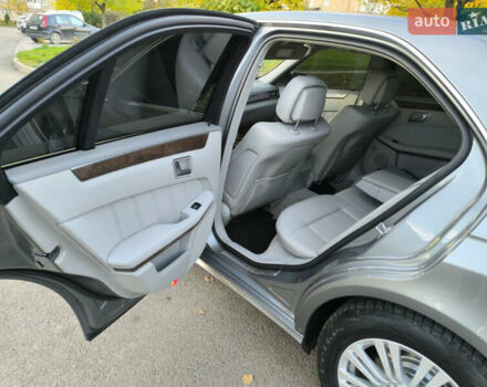 Сірий Мерседес Е-Клас, об'ємом двигуна 2.14 л та пробігом 240 тис. км за 13500 $, фото 18 на Automoto.ua