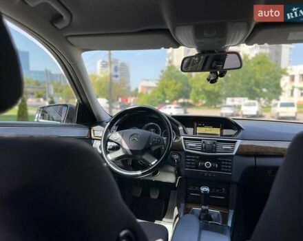 Серый Мерседес Е-Класс, объемом двигателя 2.1 л и пробегом 218 тыс. км за 12500 $, фото 30 на Automoto.ua