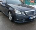 Серый Мерседес Е-Класс, объемом двигателя 2.2 л и пробегом 380 тыс. км за 13500 $, фото 8 на Automoto.ua
