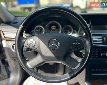 Серый Мерседес Е-Класс, объемом двигателя 2.1 л и пробегом 218 тыс. км за 12500 $, фото 10 на Automoto.ua