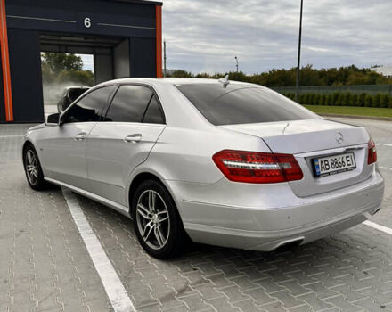 Серый Мерседес Е-Класс, объемом двигателя 2.2 л и пробегом 250 тыс. км за 13500 $, фото 1 на Automoto.ua