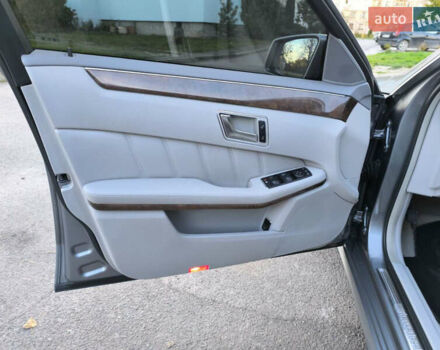 Серый Мерседес Е-Класс, объемом двигателя 2.14 л и пробегом 240 тыс. км за 13500 $, фото 22 на Automoto.ua