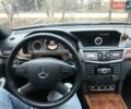 Серый Мерседес Е-Класс, объемом двигателя 2.9 л и пробегом 229 тыс. км за 15750 $, фото 10 на Automoto.ua