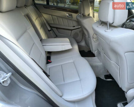 Серый Мерседес Е-Класс, объемом двигателя 2.14 л и пробегом 240 тыс. км за 13500 $, фото 15 на Automoto.ua