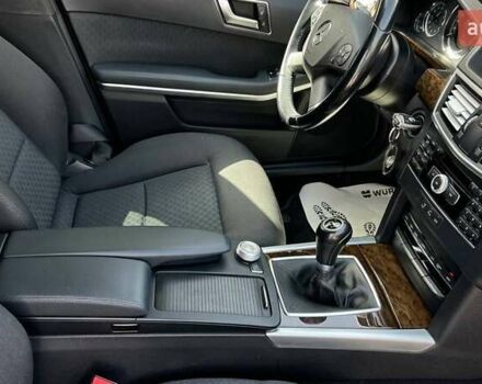 Серый Мерседес Е-Класс, объемом двигателя 2.1 л и пробегом 218 тыс. км за 12500 $, фото 37 на Automoto.ua