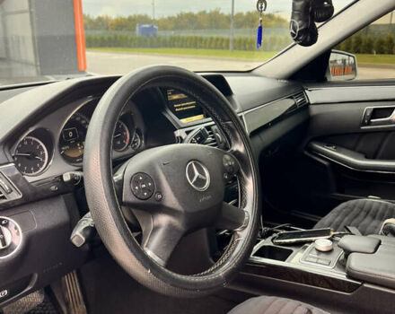 Серый Мерседес Е-Класс, объемом двигателя 2.2 л и пробегом 250 тыс. км за 13500 $, фото 6 на Automoto.ua