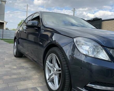 Сірий Мерседес Е-Клас, об'ємом двигуна 2.2 л та пробігом 283 тис. км за 15300 $, фото 5 на Automoto.ua