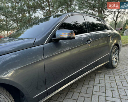 Серый Мерседес Е-Класс, объемом двигателя 2.2 л и пробегом 232 тыс. км за 16300 $, фото 14 на Automoto.ua