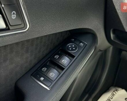 Серый Мерседес Е-Класс, объемом двигателя 2.1 л и пробегом 218 тыс. км за 12500 $, фото 19 на Automoto.ua