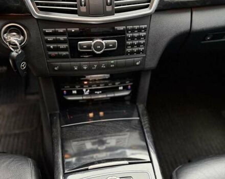 Серый Мерседес Е-Класс, объемом двигателя 2.2 л и пробегом 290 тыс. км за 10700 $, фото 2 на Automoto.ua