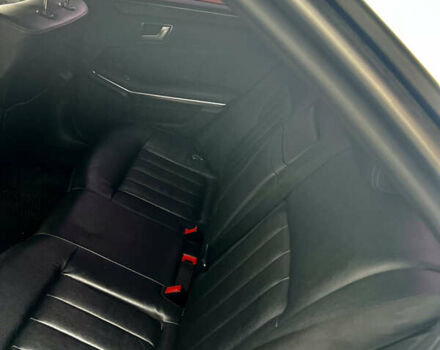 Серый Мерседес Е-Класс, объемом двигателя 2.14 л и пробегом 300 тыс. км за 18000 $, фото 4 на Automoto.ua