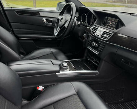 Серый Мерседес Е-Класс, объемом двигателя 2.14 л и пробегом 230 тыс. км за 18000 $, фото 15 на Automoto.ua