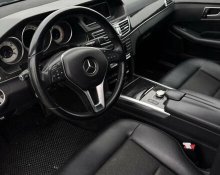 Серый Мерседес Е-Класс, объемом двигателя 2.14 л и пробегом 230 тыс. км за 18000 $, фото 11 на Automoto.ua