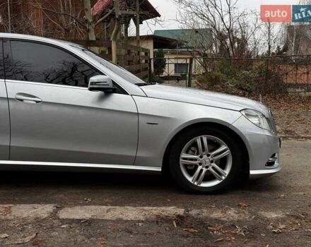 Серый Мерседес Е-Класс, объемом двигателя 2.2 л и пробегом 248 тыс. км за 12490 $, фото 3 на Automoto.ua