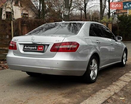 Серый Мерседес Е-Класс, объемом двигателя 2.2 л и пробегом 248 тыс. км за 12490 $, фото 6 на Automoto.ua