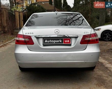 Серый Мерседес Е-Класс, объемом двигателя 2.2 л и пробегом 248 тыс. км за 12490 $, фото 7 на Automoto.ua