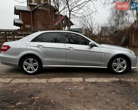 Серый Мерседес Е-Класс, объемом двигателя 2.2 л и пробегом 248 тыс. км за 12490 $, фото 5 на Automoto.ua