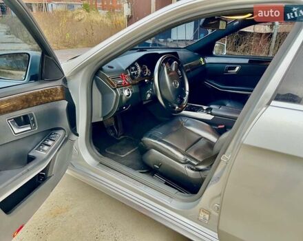 Сірий Мерседес Е-Клас, об'ємом двигуна 2.14 л та пробігом 248 тис. км за 12500 $, фото 12 на Automoto.ua