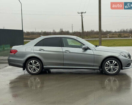 Серый Мерседес Е-Класс, объемом двигателя 2.14 л и пробегом 230 тыс. км за 18000 $, фото 6 на Automoto.ua