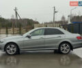 Серый Мерседес Е-Класс, объемом двигателя 2.14 л и пробегом 230 тыс. км за 18000 $, фото 4 на Automoto.ua