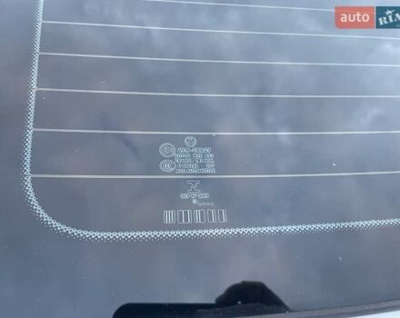 Мерседес Е-Клас 2013 у Києві на Automoto.ua Сірий Мерседес Е-Клас, об'ємом двигуна 2 л та пробігом 175 тис. км за 18490 $, фото 49 на Automoto.ua