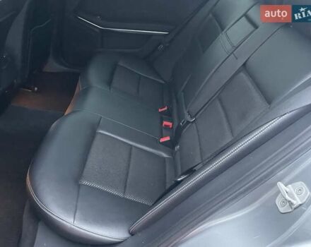 Мерседес Е-Клас 2013 у Києві на Automoto.ua Сірий Мерседес Е-Клас, об'ємом двигуна 2 л та пробігом 175 тис. км за 18490 $, фото 48 на Automoto.ua