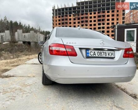 Сірий Мерседес Е-Клас, об'ємом двигуна 2.14 л та пробігом 248 тис. км за 12500 $, фото 5 на Automoto.ua