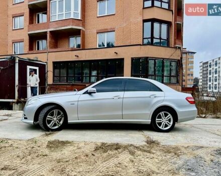 Сірий Мерседес Е-Клас, об'ємом двигуна 2.14 л та пробігом 248 тис. км за 12500 $, фото 2 на Automoto.ua