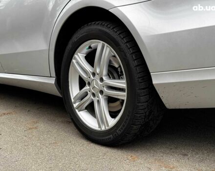 Серый Мерседес Е-Класс, объемом двигателя 2.2 л и пробегом 248 тыс. км за 12490 $, фото 9 на Automoto.ua