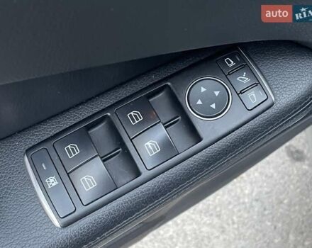 Мерседес Е-Клас 2013 у Києві на Automoto.ua Сірий Мерседес Е-Клас, об'ємом двигуна 2 л та пробігом 175 тис. км за 18490 $, фото 40 на Automoto.ua