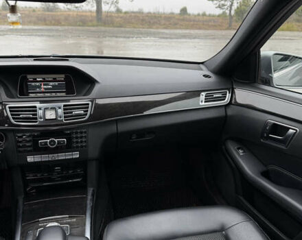 Серый Мерседес Е-Класс, объемом двигателя 2.14 л и пробегом 230 тыс. км за 18000 $, фото 17 на Automoto.ua