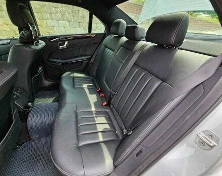 Серый Мерседес Е-Класс, объемом двигателя 2.2 л и пробегом 130 тыс. км за 4300 $, фото 5 на Automoto.ua