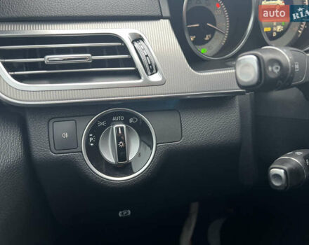 Серый Мерседес Е-Класс, объемом двигателя 2.2 л и пробегом 295 тыс. км за 18700 $, фото 27 на Automoto.ua