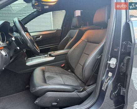 Серый Мерседес Е-Класс, объемом двигателя 2.99 л и пробегом 300 тыс. км за 22990 $, фото 6 на Automoto.ua