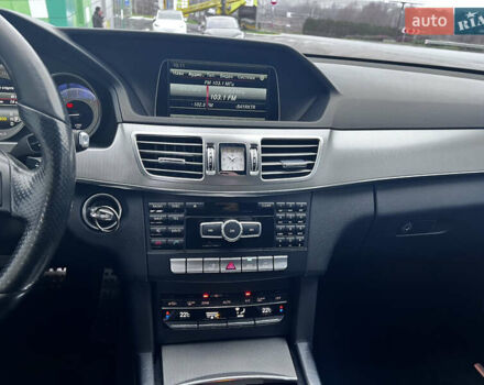 Серый Мерседес Е-Класс, объемом двигателя 2.2 л и пробегом 295 тыс. км за 18700 $, фото 12 на Automoto.ua