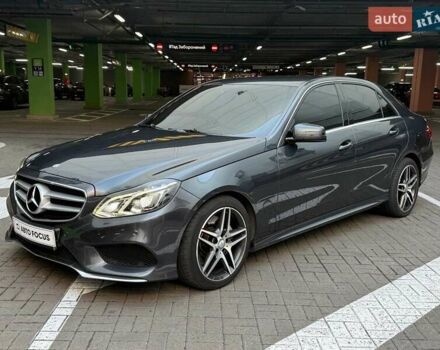 Серый Мерседес Е-Класс, объемом двигателя 2.99 л и пробегом 300 тыс. км за 22990 $, фото 2 на Automoto.ua