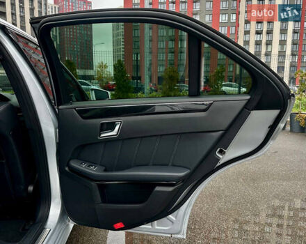 Сірий Мерседес Е-Клас, об'ємом двигуна 2 л та пробігом 91 тис. км за 20900 $, фото 41 на Automoto.ua