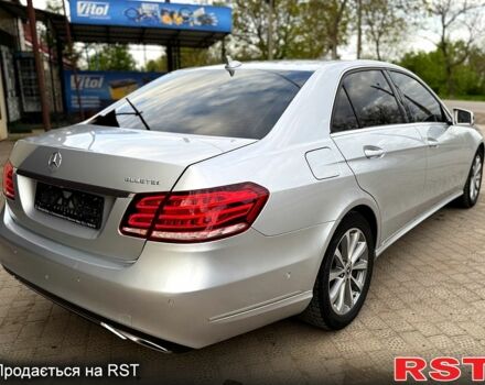 Серый Мерседес Е-Класс, объемом двигателя 2.1 л и пробегом 300 тыс. км за 19000 $, фото 2 на Automoto.ua