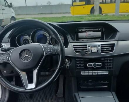 Серый Мерседес Е-Класс, объемом двигателя 2.1 л и пробегом 298 тыс. км за 17200 $, фото 15 на Automoto.ua